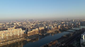 Photo du ciel de Paris chargé en particules